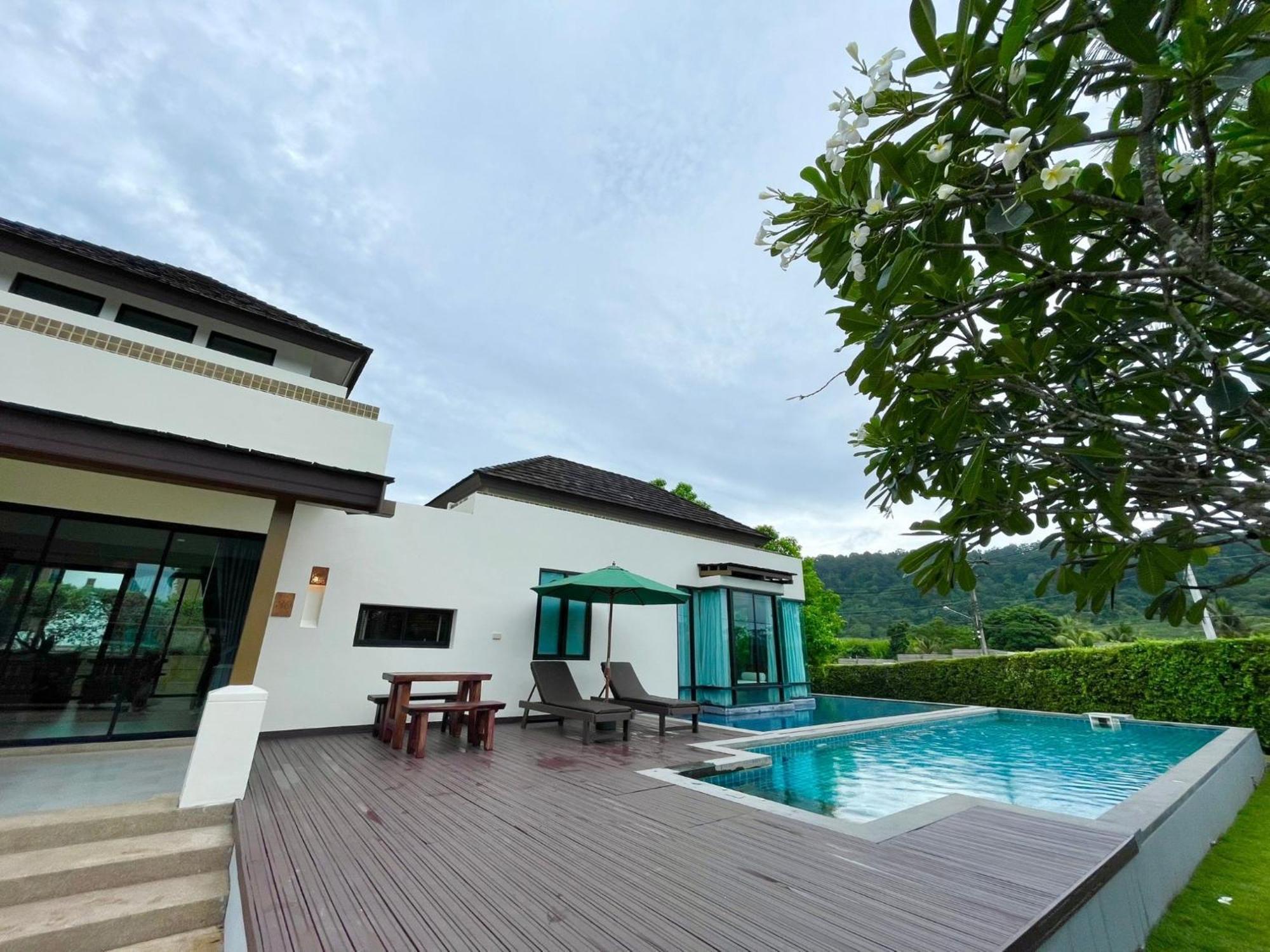 Ozone Villa Phuket Pa Khlok Εξωτερικό φωτογραφία