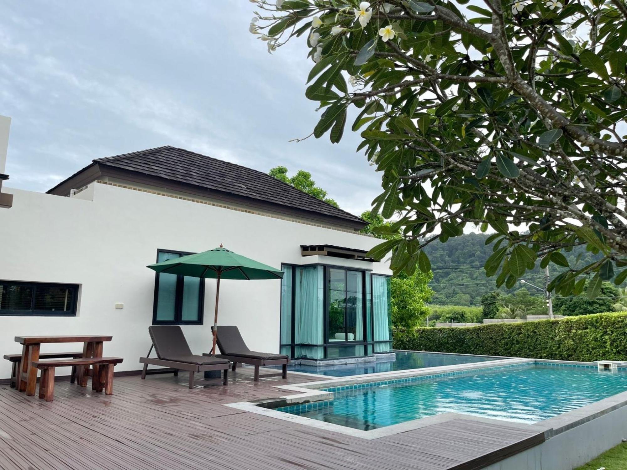 Ozone Villa Phuket Pa Khlok Εξωτερικό φωτογραφία